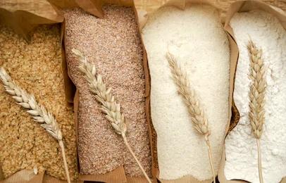 小麦粉,采用小麦经加工而成的面粉,有两个种类,分别是含有麸皮的和不